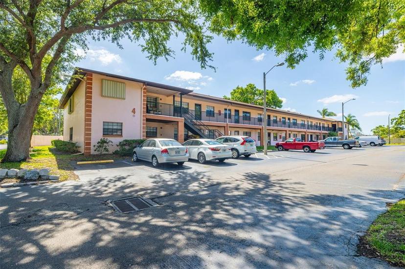 Picture of 13250 Ridge Road Unit 4B3, Largo FL 33778
