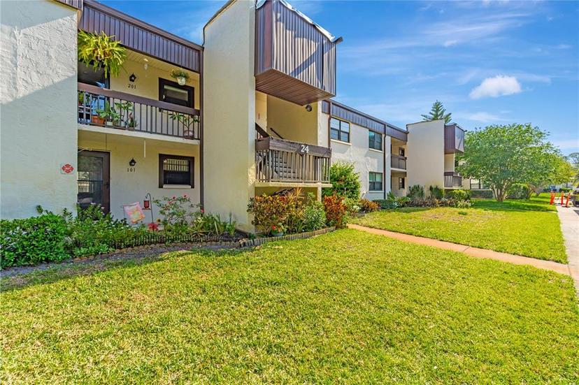 Picture of 2400 Winding Creek Boulevard Unit 24-102, Clearwater FL 33761