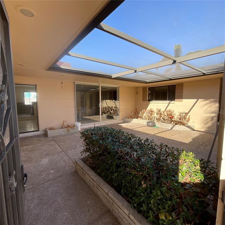 Picture of 2015 Dolphin Boulevard S, St Petersburg FL 33707