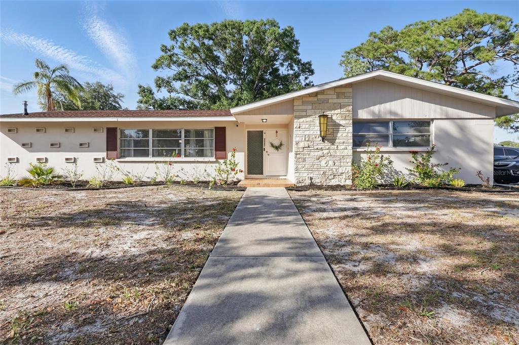Picture of 3941 Pin Oaks Street, Sarasota, FL 34232