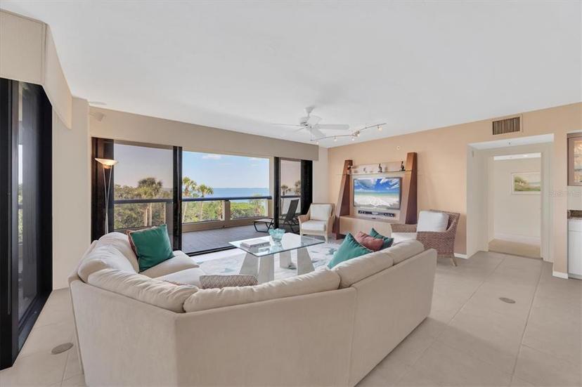 Picture of 2120 Harbourside Drive Unit 621, Longboat Key FL 34228