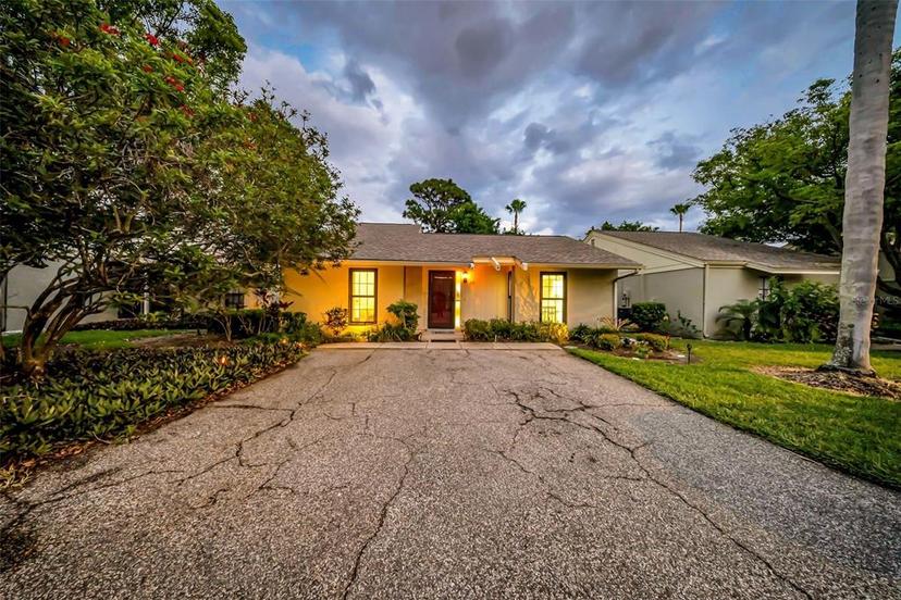 Picture of 20 Windrush Bay Drive, Tarpon Springs FL 34689