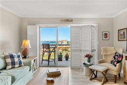 Picture of 4900 Brittany Drive S Unit 811, St Petersburg, FL 33715
