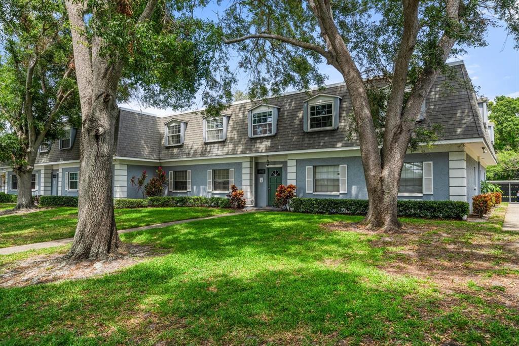 Picture of 1715 Belleair Forest Drive Unit C, Belleair, FL 33756