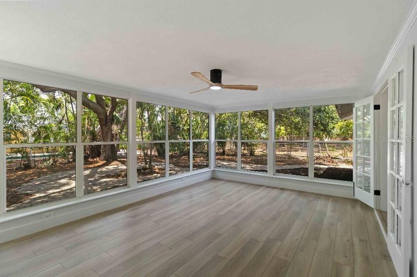 Picture of 1857 Siesta Drive, Sarasota FL 34239