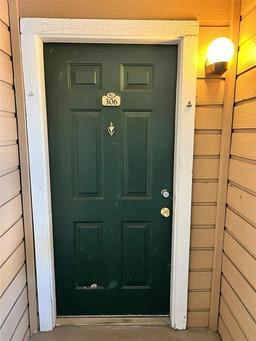 Picture of 4301 Lizshire Lane Unit 306, Orlando, FL 32822