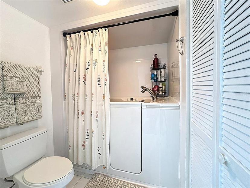 Picture of 5234 Lake Arrowhead Trail Unit 30, Sarasota FL 34231