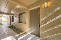Picture of 5321 Vineland Road Unit 101, Orlando, FL 32811