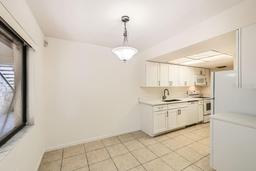 Picture of 5321 Vineland Road Unit 101, Orlando, FL 32811