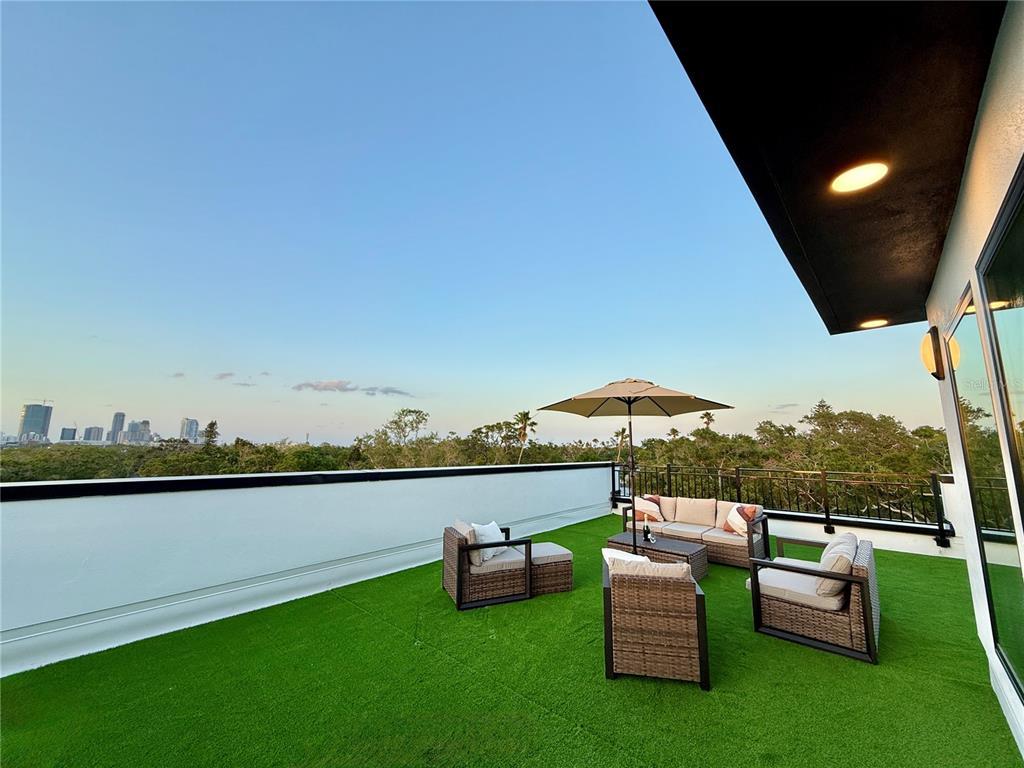 Picture of 2104 4Th Street S, St Petersburg, FL 33705