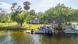Picture of 5610 N River Shore Drive, Tampa, FL 33603