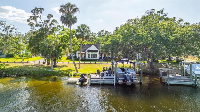 Picture of 5610 N River Shore Drive, Tampa FL 33603