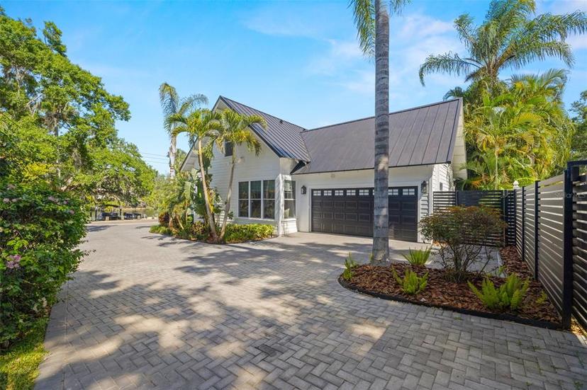 Picture of 5610 N River Shore Drive, Tampa FL 33603
