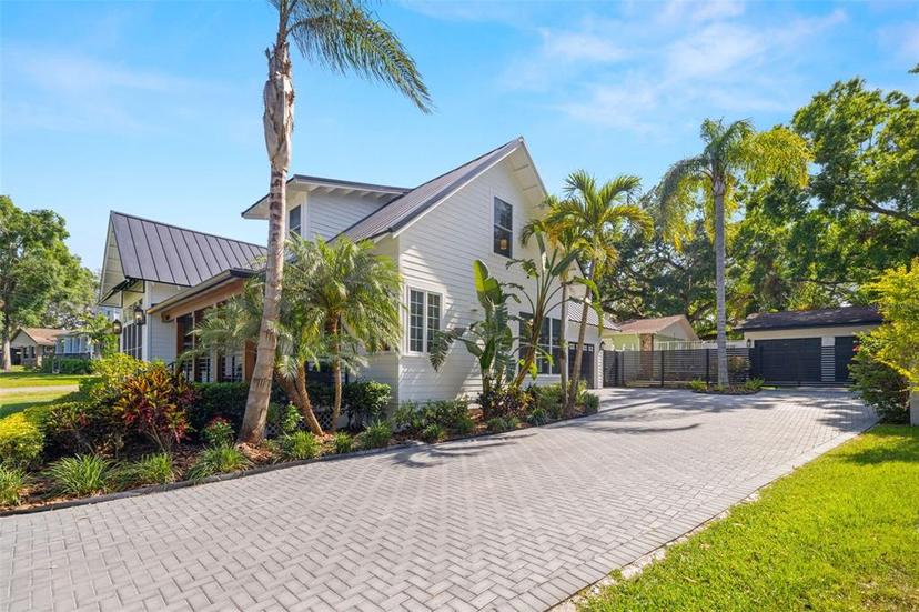 Picture of 5610 N River Shore Drive, Tampa FL 33603