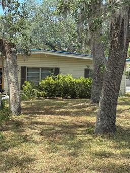 Picture of 6013 Idle A While Circle, Dade City, FL 33523
