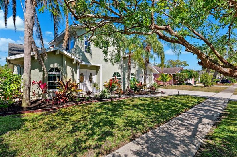 Picture of 640 Kenneth Way, Tarpon Springs FL 34689