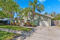 Picture of 640 Kenneth Way, Tarpon Springs, FL 34689