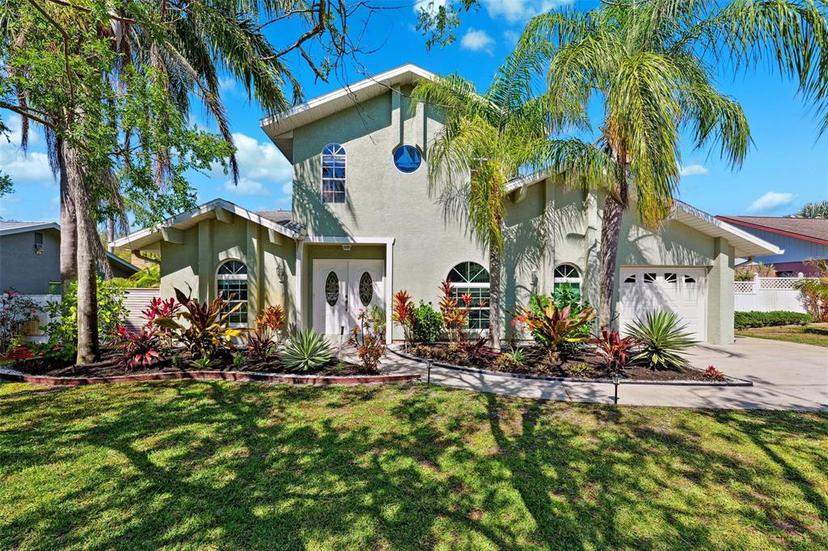 Picture of 640 Kenneth Way, Tarpon Springs FL 34689