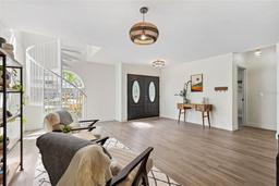 Picture of 640 Kenneth Way, Tarpon Springs, FL 34689