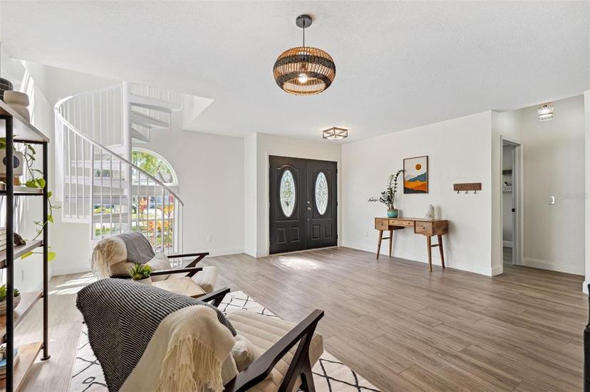 Picture of 640 Kenneth Way, Tarpon Springs FL 34689
