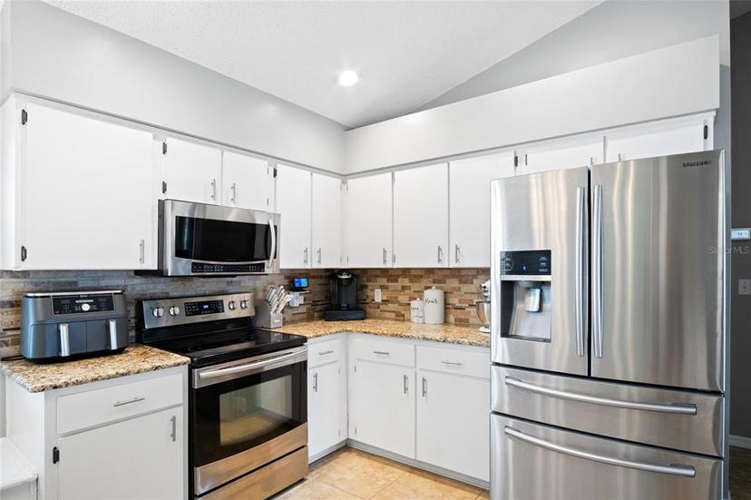 Picture of 5512 Hamlin Close, Davenport FL 33896
