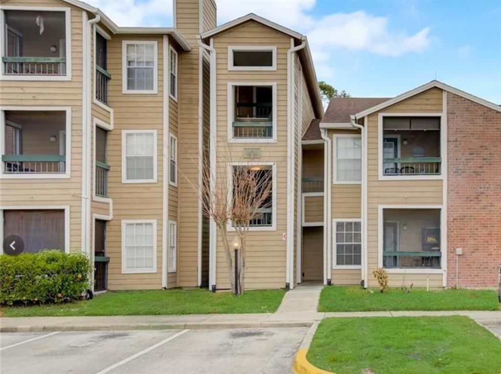 Picture of 5501 Rosebriar Way Unit 111, Orlando, FL 32822