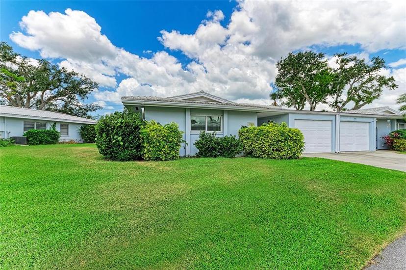 Picture of 1364 Westport Lane Unit 1403, Sarasota FL 34232