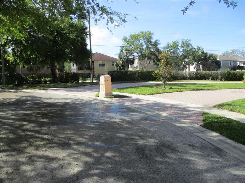 Picture of 1514 Citrine Trail, Tarpon Springs FL 34689