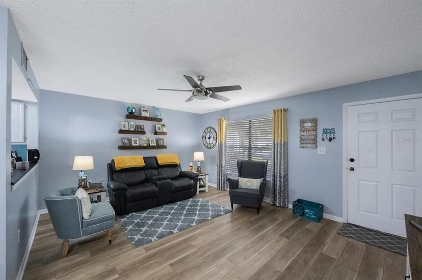 Picture of 404 Hammock Pine Boulevard Unit 404, Clearwater FL 33761