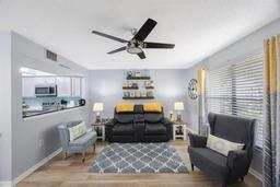 Picture of 404 Hammock Pine Boulevard Unit 404, Clearwater, FL 33761