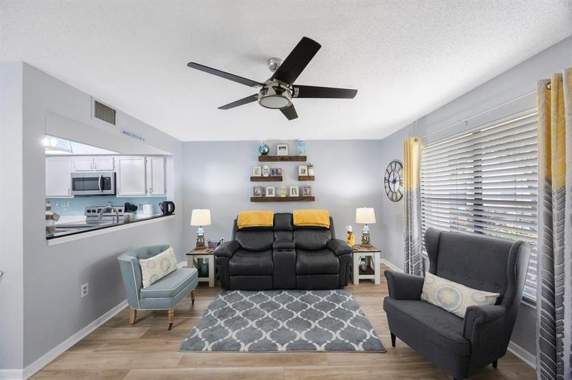 Picture of 404 Hammock Pine Boulevard Unit 404, Clearwater FL 33761