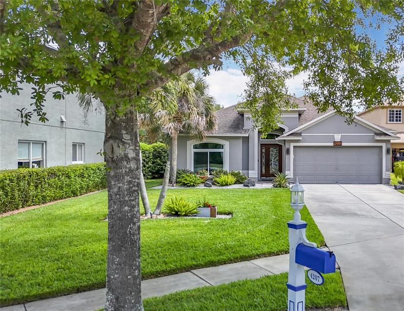 Picture of 4207 Fishermans Lake Drive, Lutz FL 33558