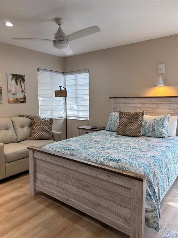 Picture of 170 Roosevelt Drive Unit 5, Sarasota FL 34236