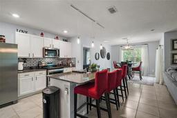 Picture of 6768 Coral Berry Dr, Mount Dora, FL 32757