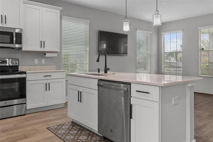 Picture of 444 49Th Street N, St Petersburg FL 33710