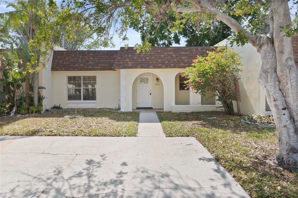 Picture of 9922 86Th Way, Seminole, FL 33777