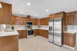 Picture of 1403 Garden Avenue, Tarpon Springs, FL 34689