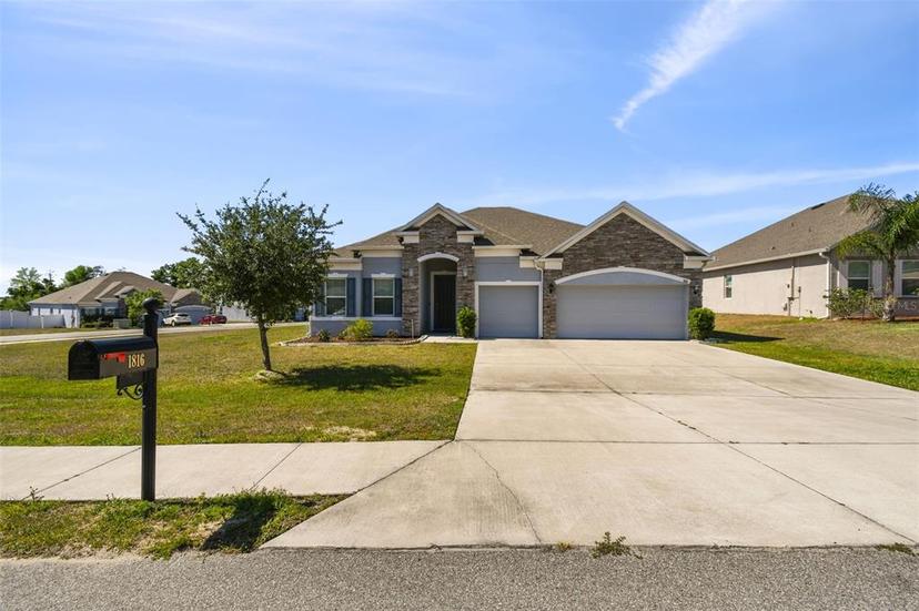 Picture of 1816 Forest Glen Drive, Fruitland Park FL 34731