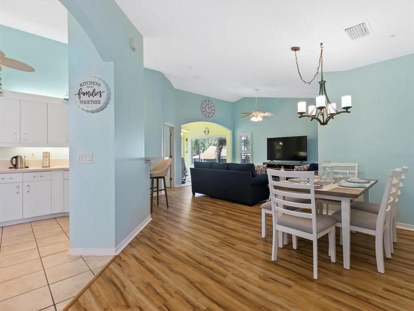 Picture of 904 Addington Court Unit 204, Venice FL 34293