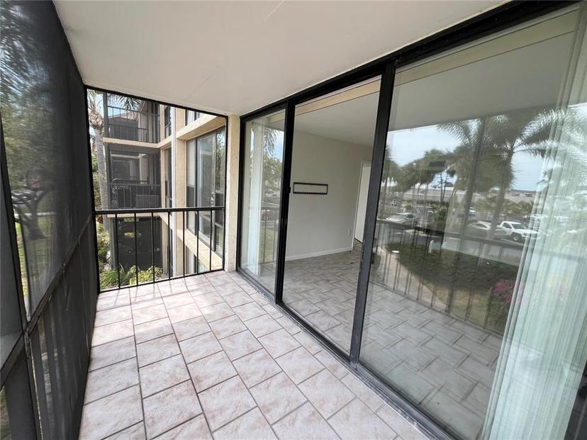 Picture of 618 Bird Bay Drive S Unit 212, Venice FL 34285