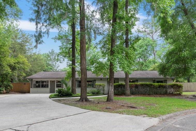 Picture of 3801 NW 9Th Place, Gainesville FL 32605