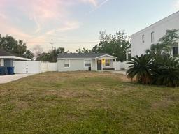 Picture of 4714 W Lawn Avenue, Tampa, FL 33611