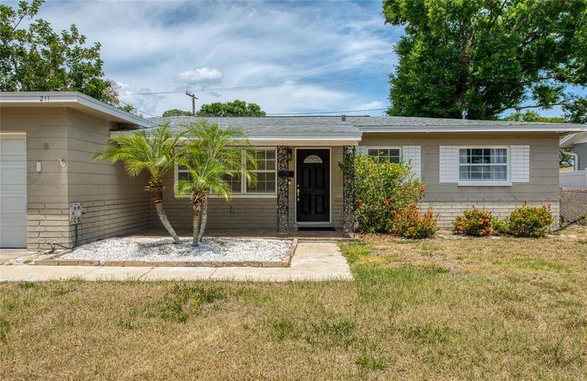 Picture of 211 80Th Avenue N, St Petersburg FL 33702