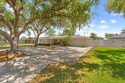 Picture of 12453 138Th Street N, Largo, FL 33774