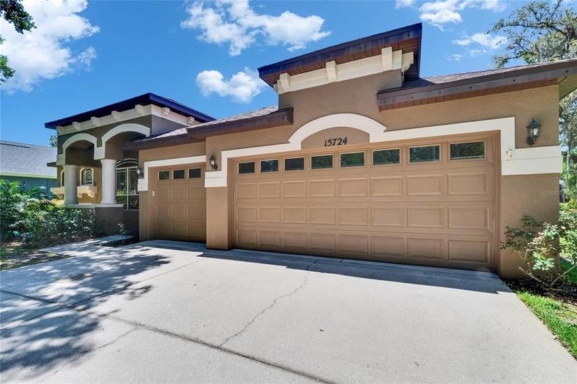 Picture of 15724 Ibisridge Drive, Lithia FL 33547