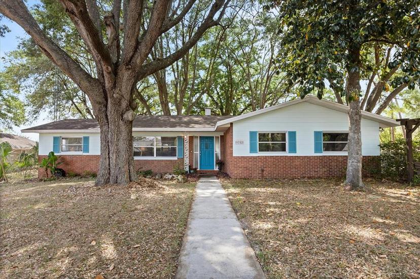 Picture of 9752 County Road 121, Wildwood FL 34785