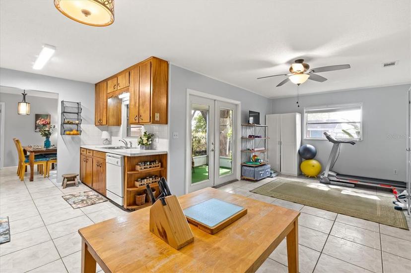 Picture of 9752 County Road 121, Wildwood FL 34785