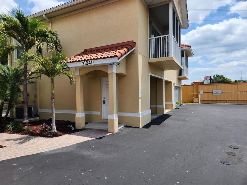 Picture of 21041 Sunpoint Way Unit 202, Lutz FL 33558