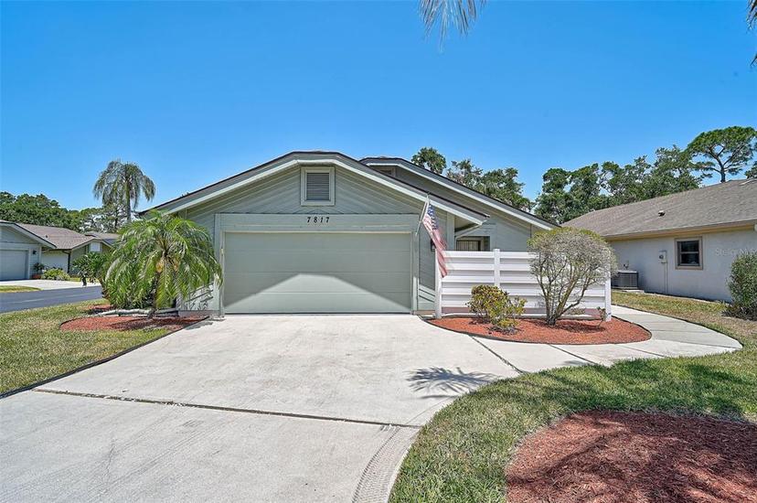 Picture of 7817 Pine Trace Drive Unit 15, Sarasota FL 34243