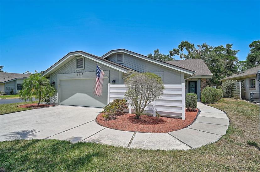Picture of 7817 Pine Trace Drive Unit 15, Sarasota FL 34243